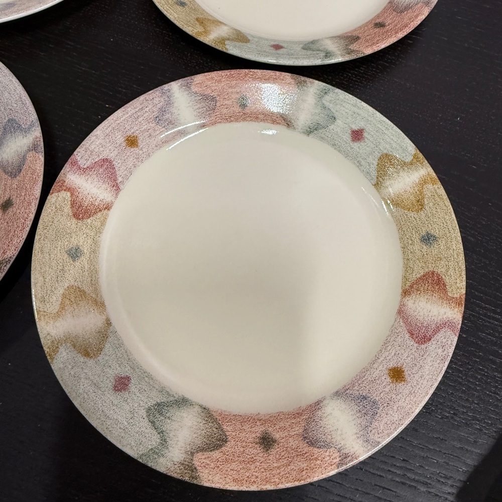1980’a Corelle Mirage Cream Dinnerware Elegant Design set of 4 Plates 7.25 - Picture 2 of 11